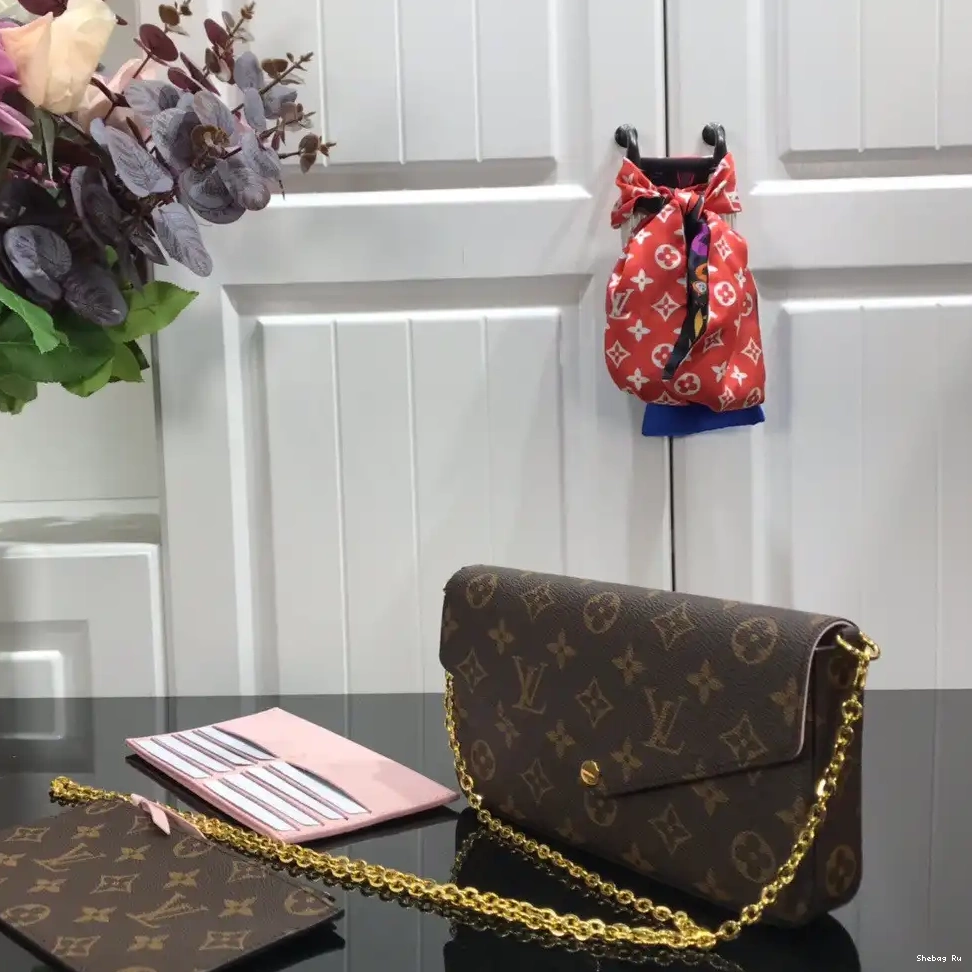 POCHETTE VUITTON FÉLICIE LOUIS 0630